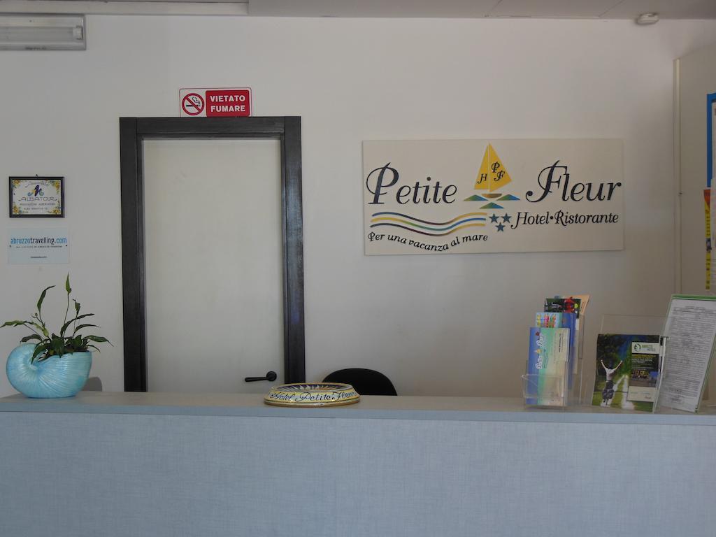 Hotel Petite Fleur Alba Adriatica Luaran gambar