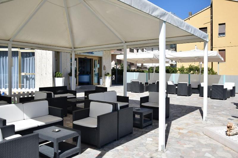 Hotel Petite Fleur Alba Adriatica Luaran gambar