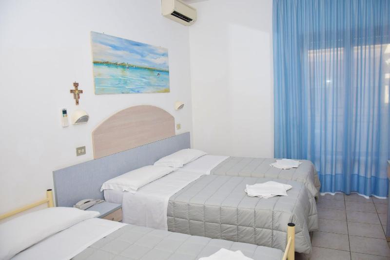 Hotel Petite Fleur Alba Adriatica Luaran gambar