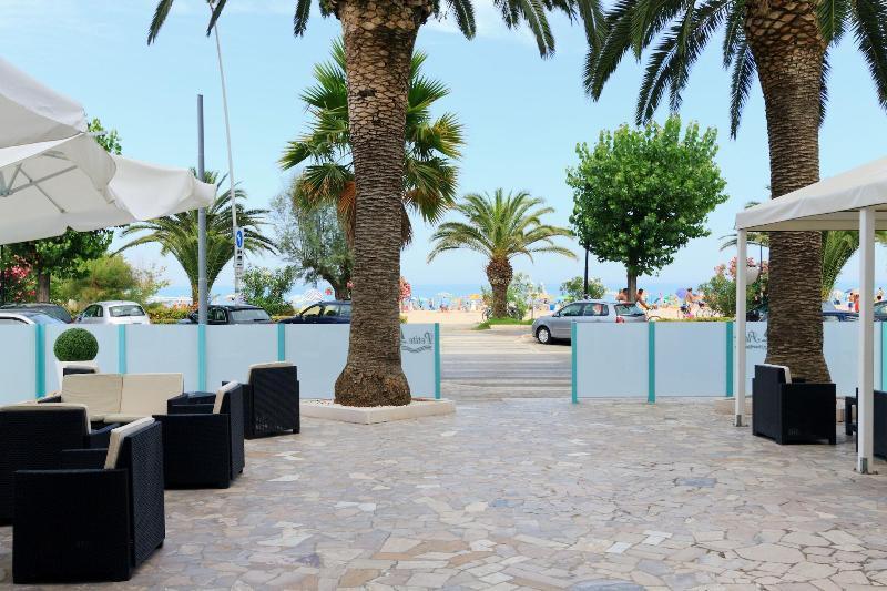 Hotel Petite Fleur Alba Adriatica Luaran gambar