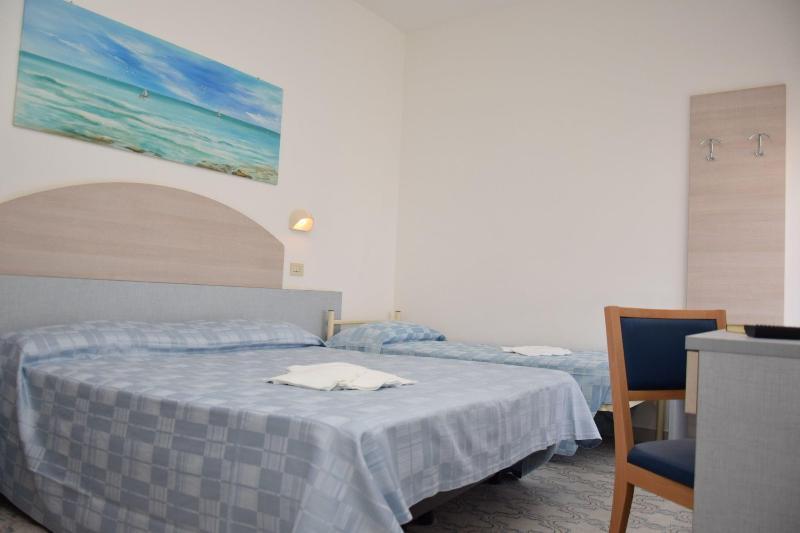 Hotel Petite Fleur Alba Adriatica Luaran gambar
