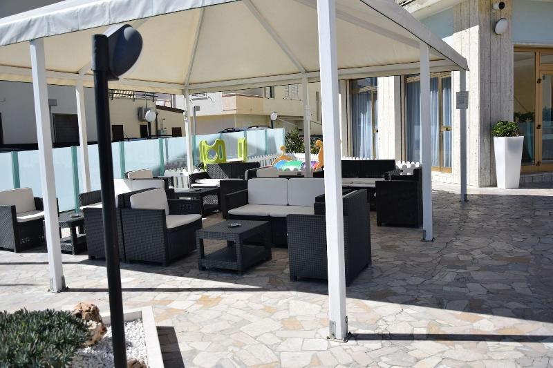 Hotel Petite Fleur Alba Adriatica Luaran gambar