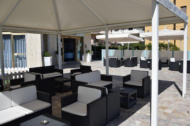 Hotel Petite Fleur Alba Adriatica Luaran gambar