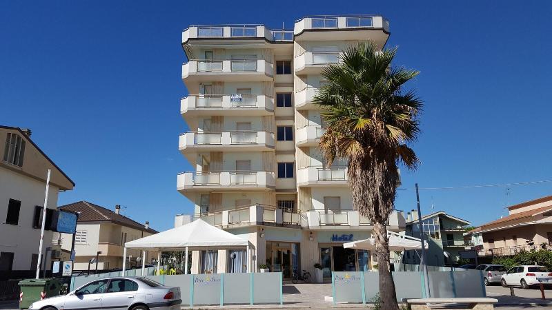 Hotel Petite Fleur Alba Adriatica Luaran gambar