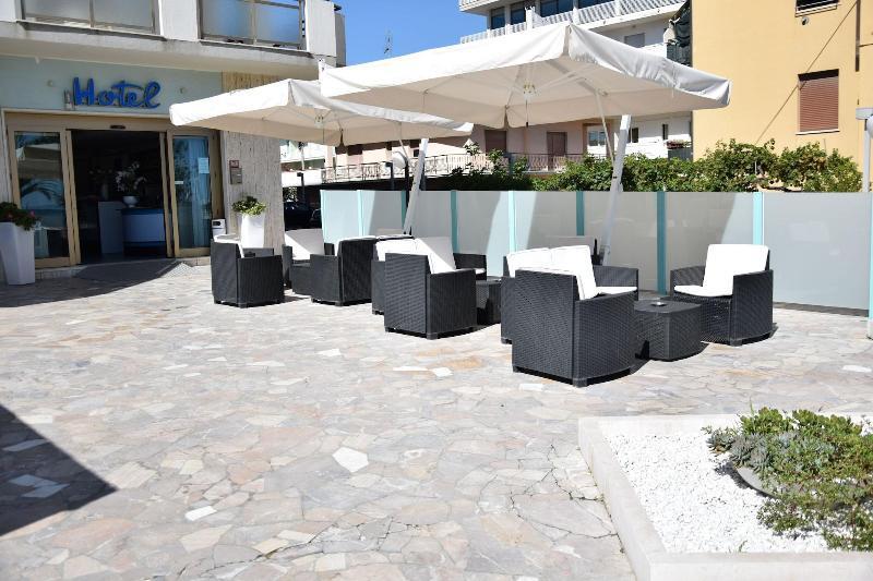 Hotel Petite Fleur Alba Adriatica Luaran gambar