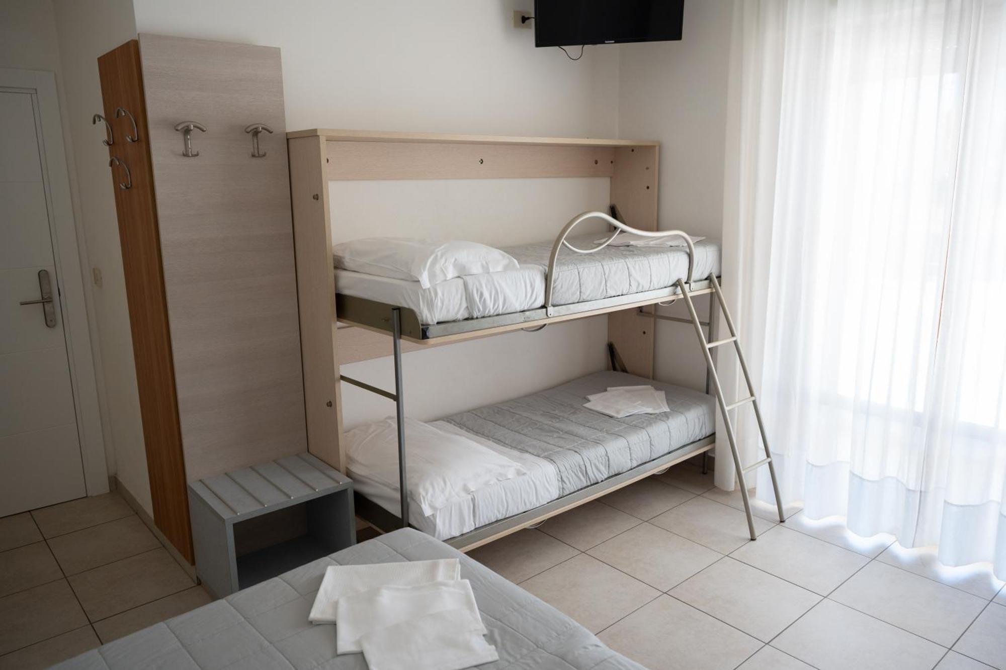Hotel Petite Fleur Alba Adriatica Luaran gambar