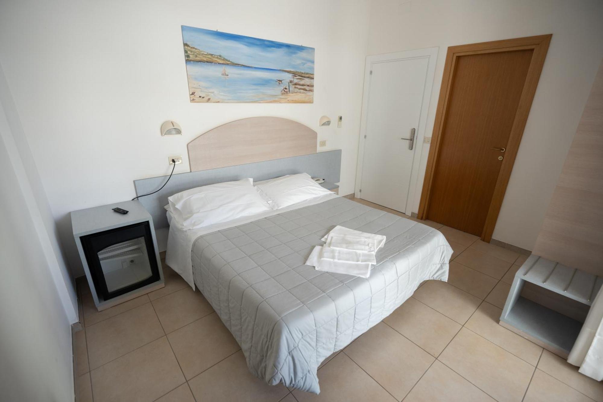 Hotel Petite Fleur Alba Adriatica Luaran gambar