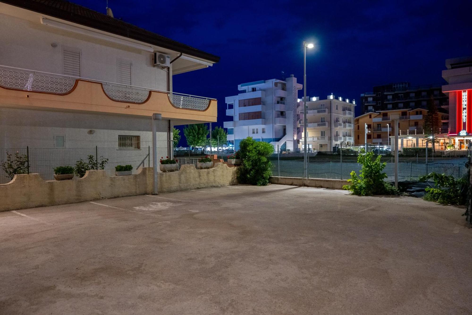 Hotel Petite Fleur Alba Adriatica Luaran gambar