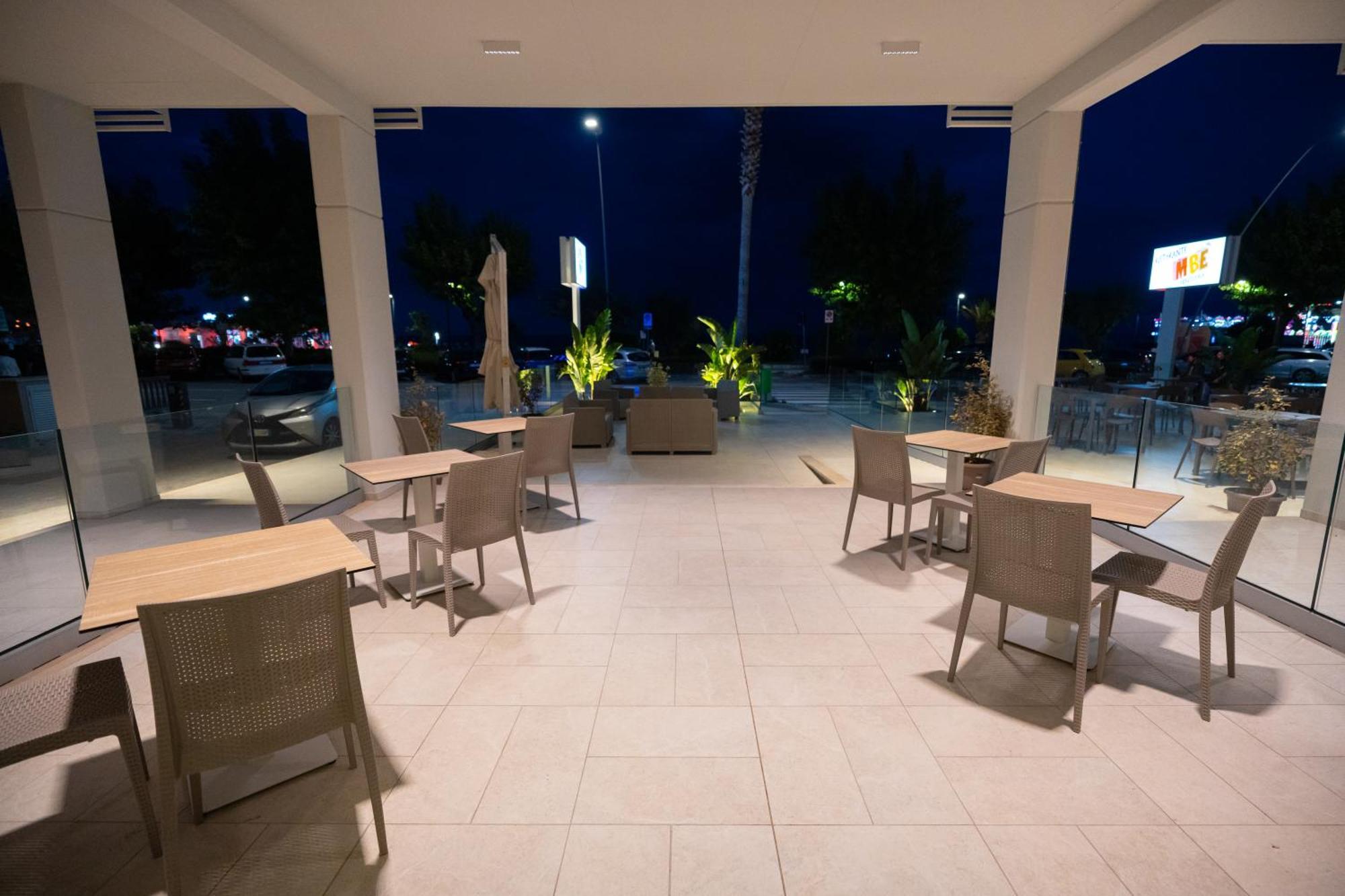 Hotel Petite Fleur Alba Adriatica Luaran gambar