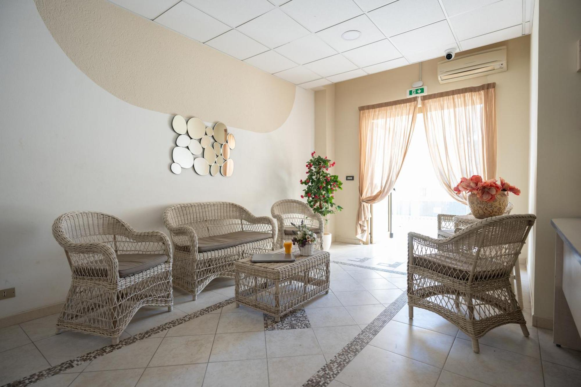 Hotel Petite Fleur Alba Adriatica Luaran gambar